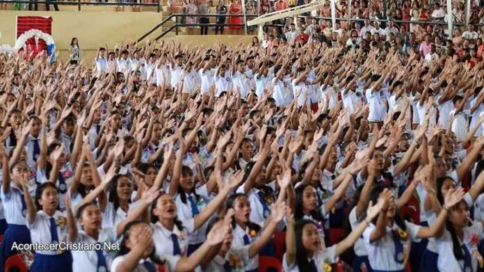 graduacion-estudiantes-filipinas.jpg
