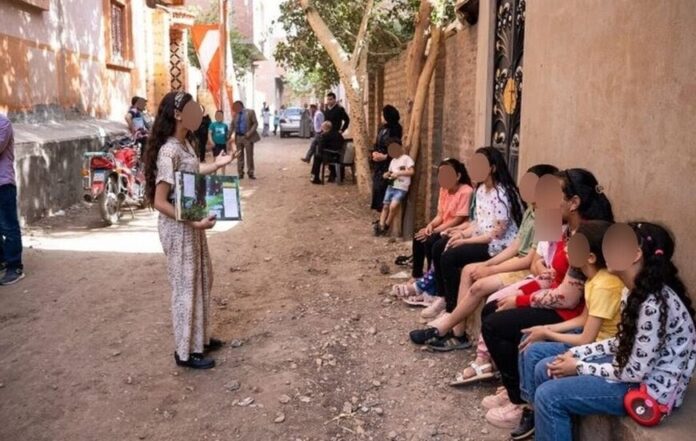 nina-evangelizando-barrio.jpg