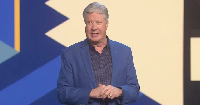 Ex-pastor-Robert-Morris-acusado-de-abuso-sexual-infantil-exige-un-millon-de-dolares.webp.webp
